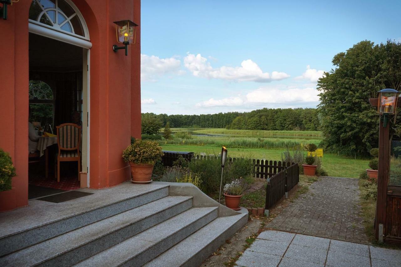 Altes Gutshaus-Federow Hotel Exterior photo