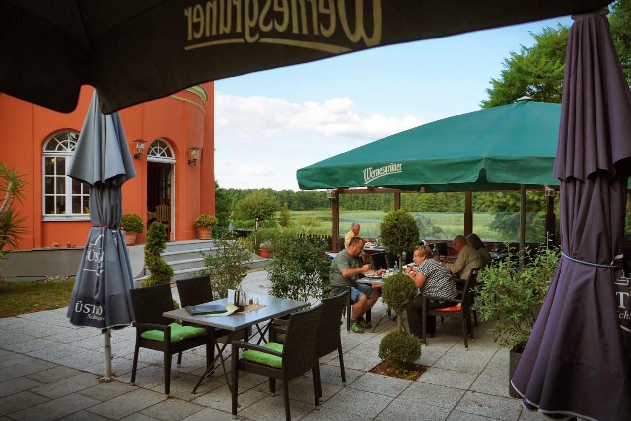 Altes Gutshaus-Federow Hotel Exterior photo